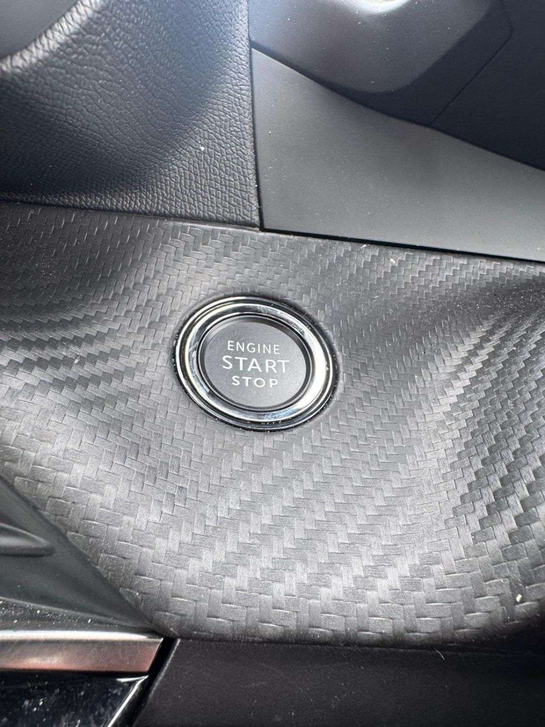 2024 PEUGEOT 2008 2024 PEUGEOT 2008