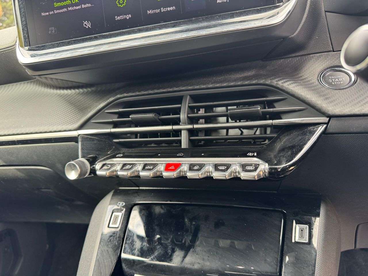 2024 PEUGEOT 2008 2024 PEUGEOT 2008