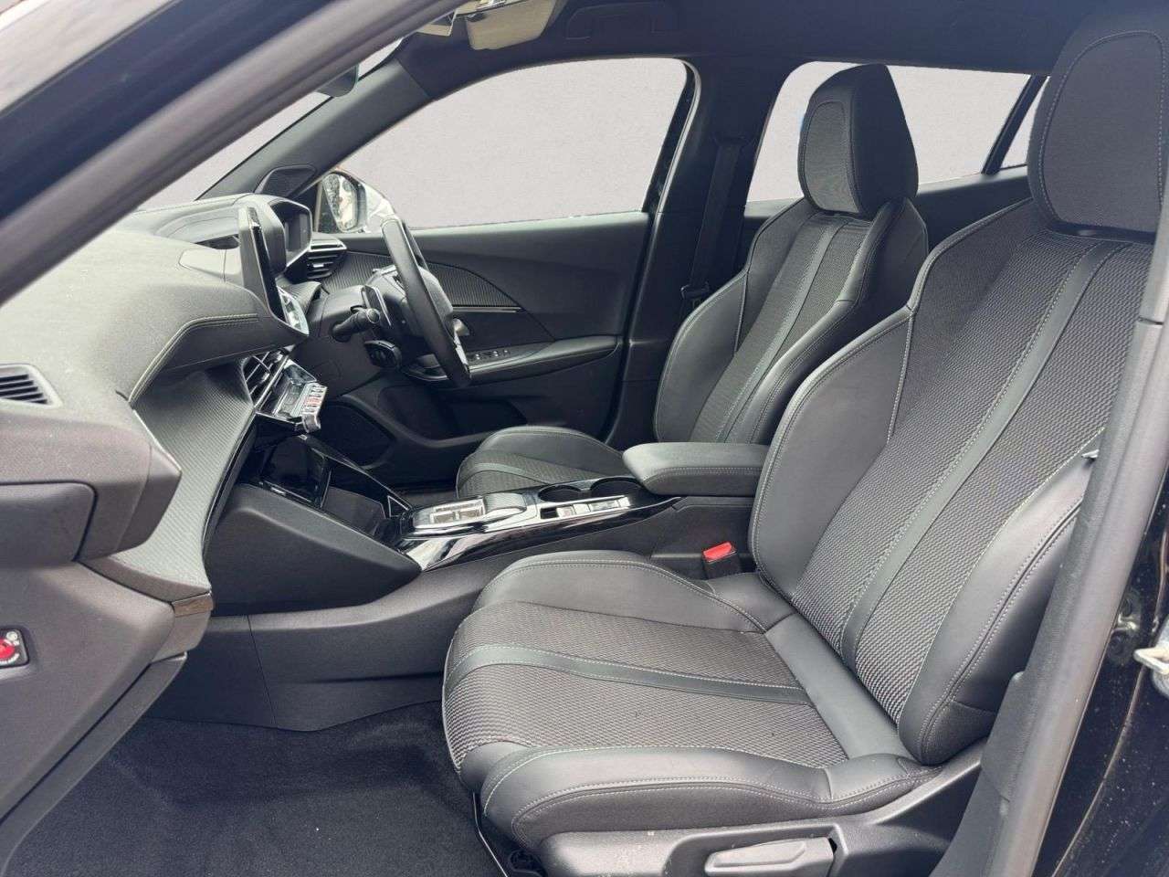2024 PEUGEOT 2008 2024 PEUGEOT 2008