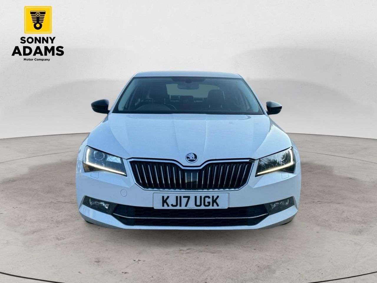 A 2017 SKODA SUPERB 2.0 TDI SE L Executive Hatchback 5dr Diesel Manual Euro 6 (s/s) (150 ps) A 2017 SKODA SUPERB 2.0 TDI SE L Executive Hatchback 5dr Diesel Manual Euro 6 (s/s) (150 ps)