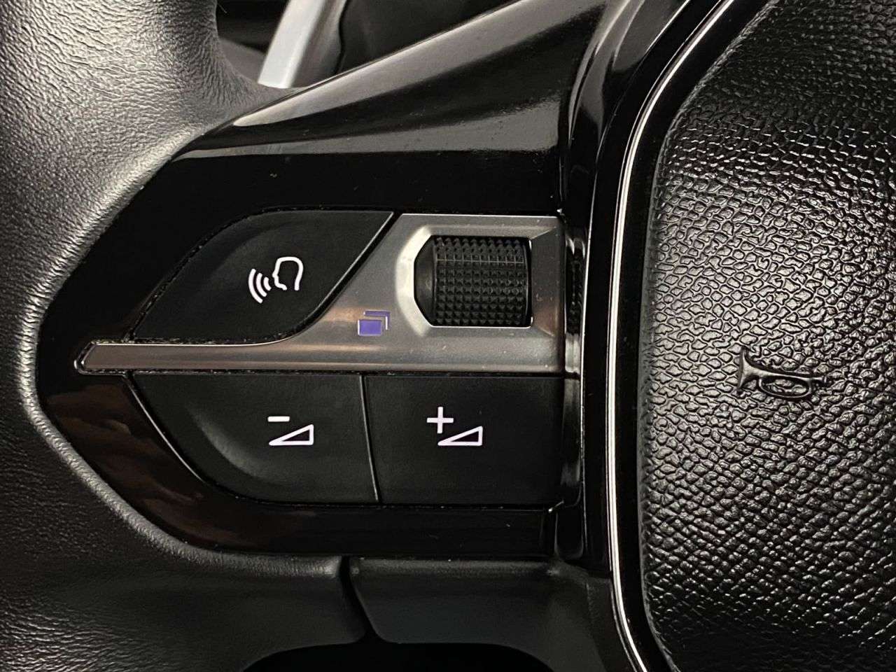 2023 PEUGEOT 5008 2023 PEUGEOT 5008