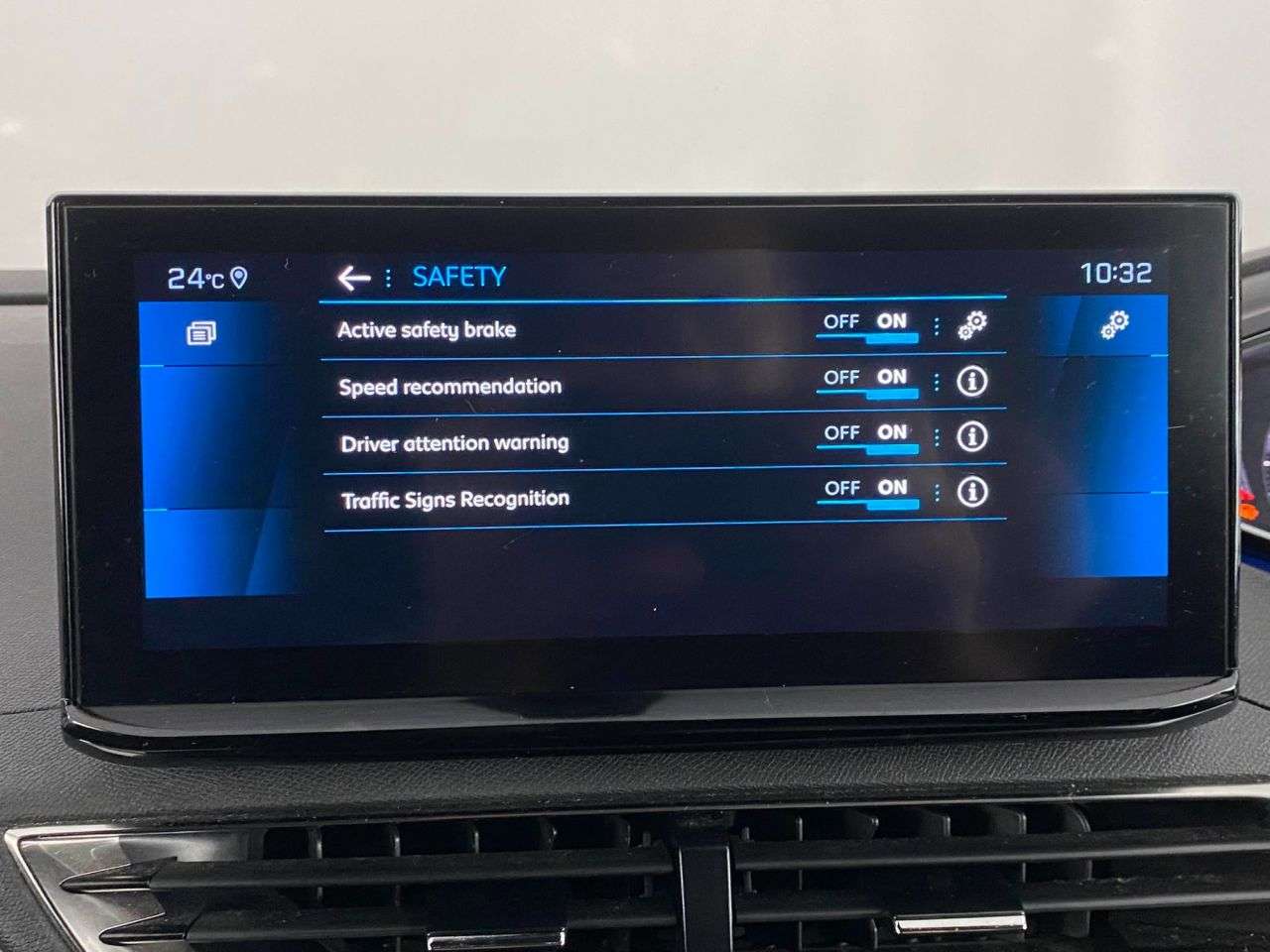 2023 PEUGEOT 5008 2023 PEUGEOT 5008