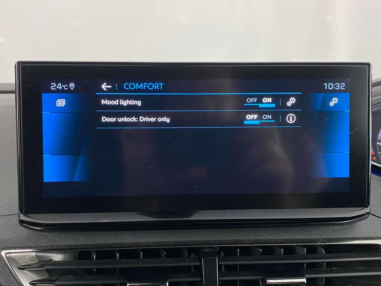 2023 PEUGEOT 5008 2023 PEUGEOT 5008