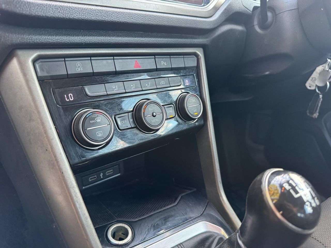 2021 VOLKSWAGEN T-ROC 2021 VOLKSWAGEN T-ROC
