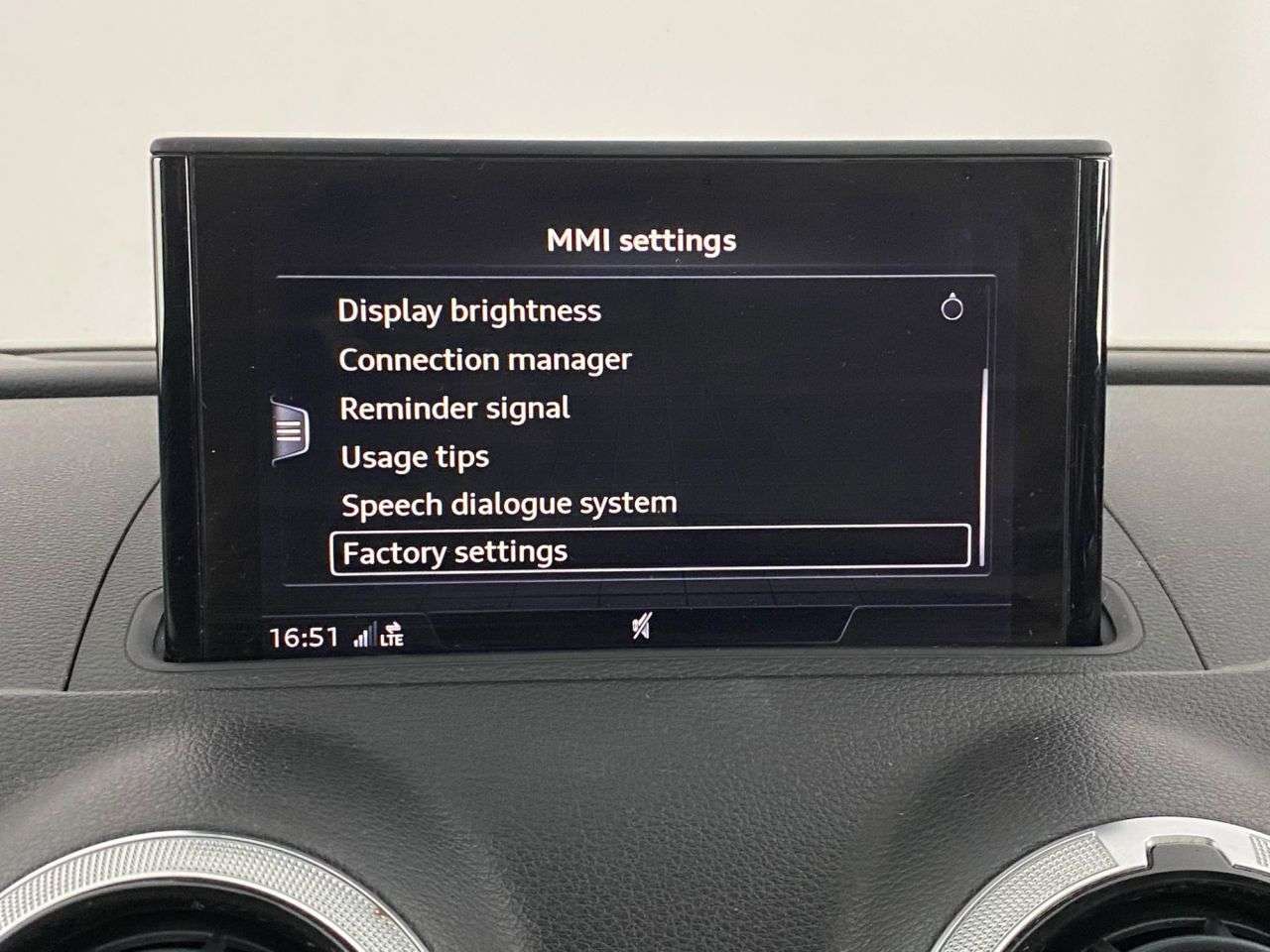 2017 AUDI A3 2017 AUDI A3