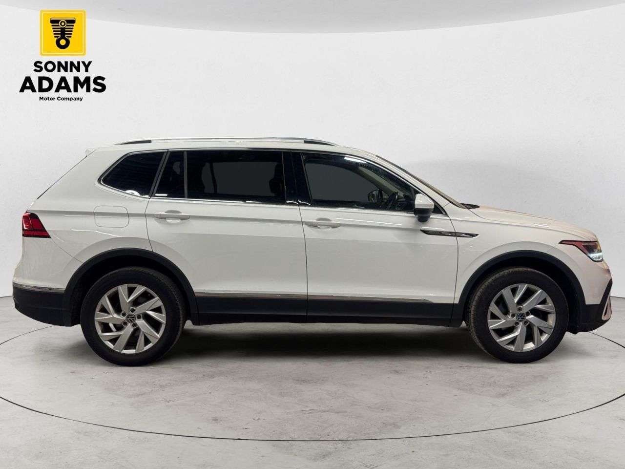 A 2023 VOLKSWAGEN TIGUAN ALLSPACE 1.5 TSI Life SUV 5dr Petrol DSG Euro 6 (s/s) (150 ps) A 2023 VOLKSWAGEN TIGUAN ALLSPACE 1.5 TSI Life SUV 5dr Petrol DSG Euro 6 (s/s) (150 ps)