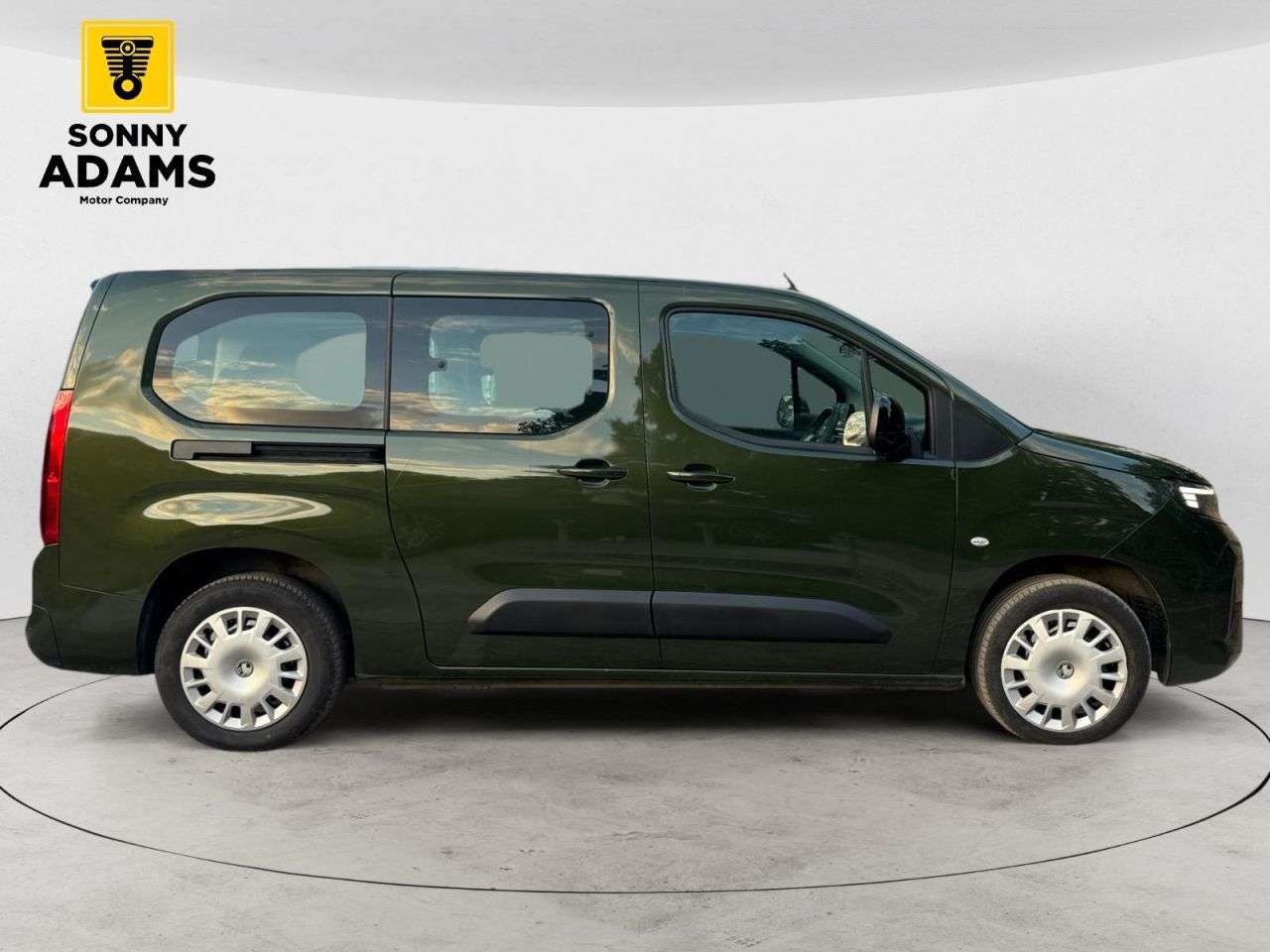 A 2024 VAUXHALL COMBO LIFE ELECTRIC 52kWh Design XL MPV 5dr Electric Auto (11kW Charger) (136 ps) A 2024 VAUXHALL COMBO LIFE ELECTRIC 52kWh Design XL MPV 5dr Electric Auto (11kW Charger) (136 ps)