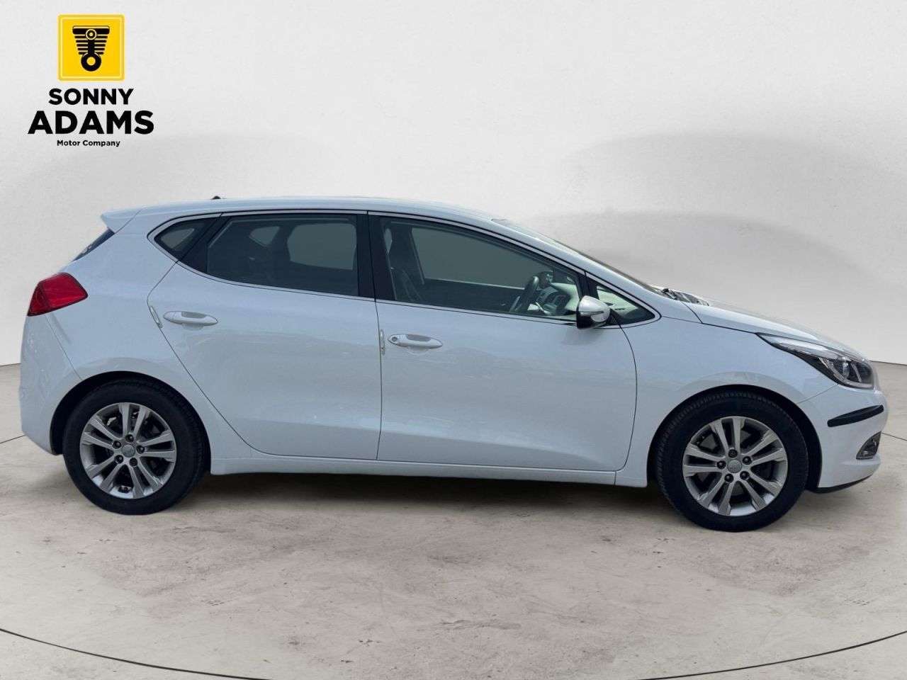 A 2014 KIA CEED 1.6 CRDi EcoDynamics 2 Hatchback 5dr Diesel Manual Euro 5 (s/s) (126 bhp) A 2014 KIA CEED 1.6 CRDi EcoDynamics 2 Hatchback 5dr Diesel Manual Euro 5 (s/s) (126 bhp)
