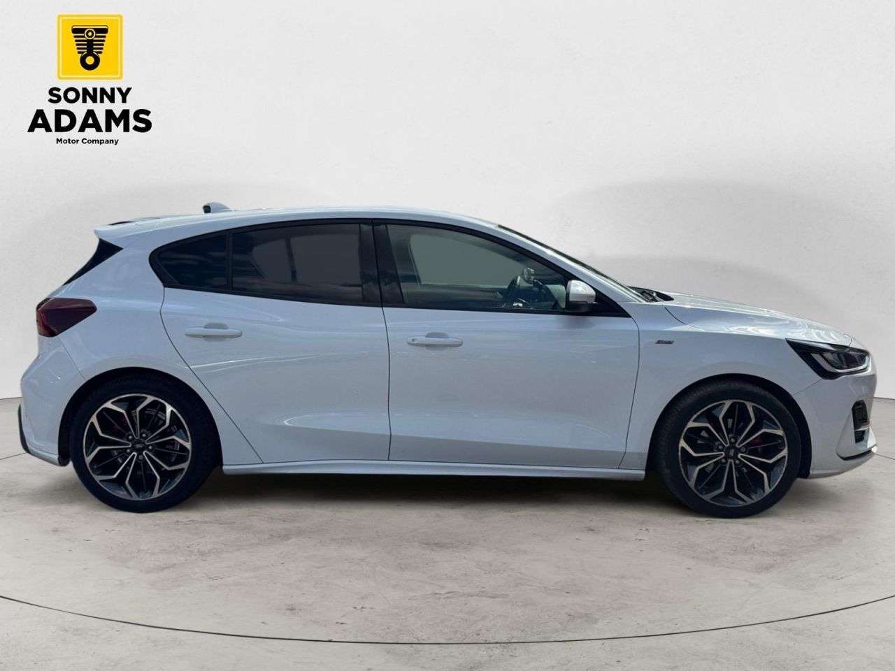 A 2023 FORD FOCUS 1.0T EcoBoost MHEV ST-Line X Hatchback 5dr Petrol Hybrid DCT Euro 6 (s/s) ( A 2023 FORD FOCUS 1.0T EcoBoost MHEV ST-Line X Hatchback 5dr Petrol Hybrid DCT Euro 6 (s/s) (
