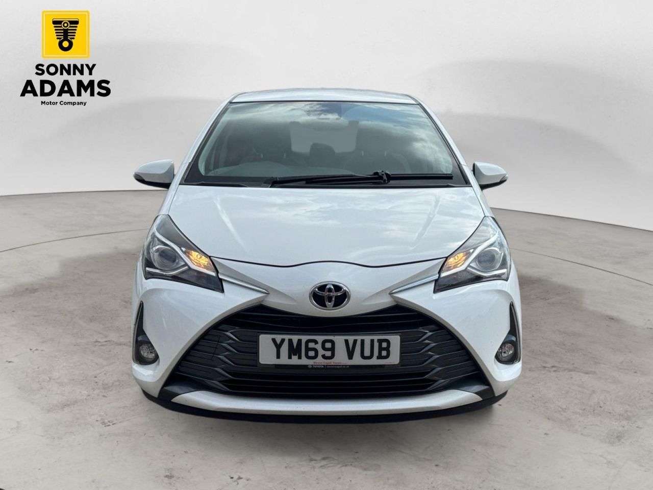 A 2020 TOYOTA YARIS 1.5 VVT-i Y20 Hatchback 5dr Petrol Manual Euro 6 (111 ps) A 2020 TOYOTA YARIS 1.5 VVT-i Y20 Hatchback 5dr Petrol Manual Euro 6 (111 ps)