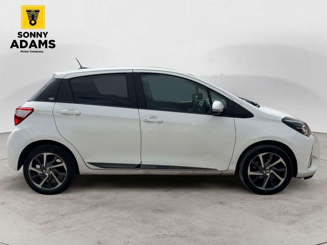 A 2020 TOYOTA YARIS 1.5 VVT-i Y20 Hatchback 5dr Petrol Manual Euro 6 (111 ps) A 2020 TOYOTA YARIS 1.5 VVT-i Y20 Hatchback 5dr Petrol Manual Euro 6 (111 ps)