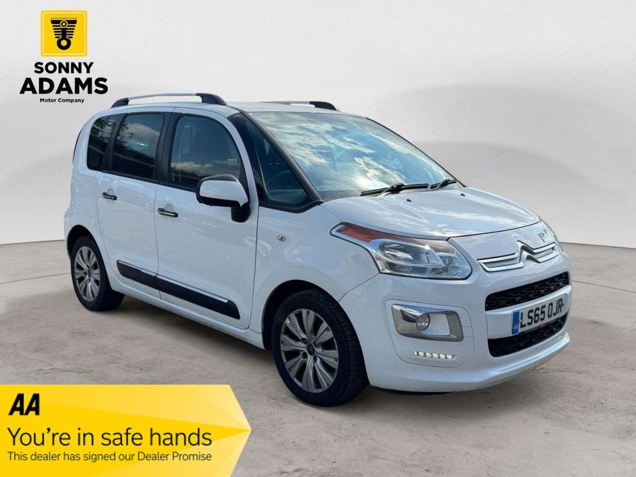 A 2015 CITROEN C3 PICASSO 1.6 BlueHDi Exclusive MPV 5dr Diesel Manual Euro 6 (100 ps) A 2015 CITROEN C3 PICASSO 1.6 BlueHDi Exclusive MPV 5dr Diesel Manual Euro 6 (100 ps)