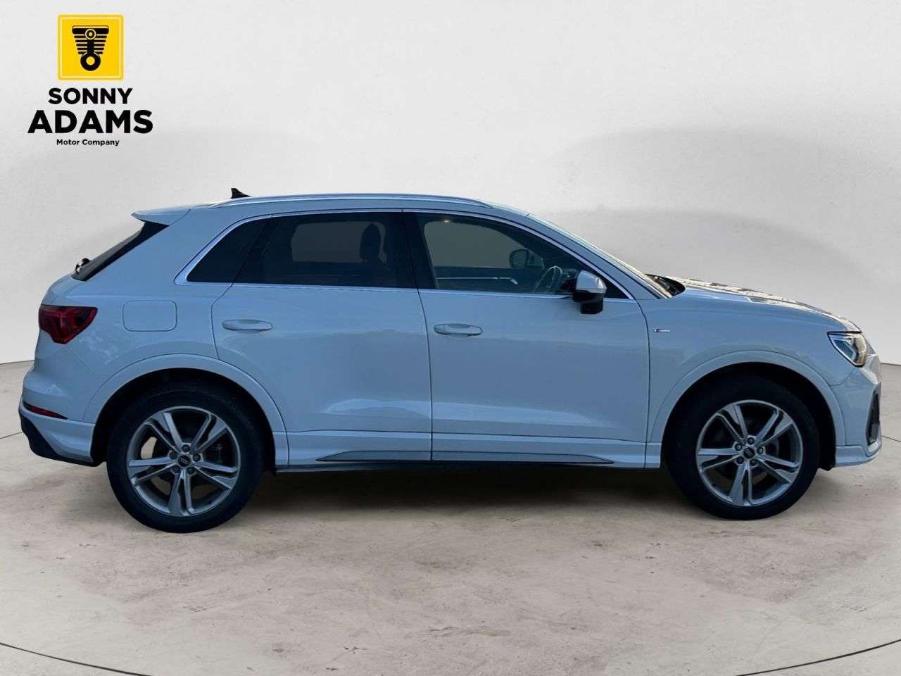 A 2021 AUDI Q3 1.5 TFSI CoD 35 S line SUV 5dr Petrol Manual Euro 6 (s/s) (150 ps) A 2021 AUDI Q3 1.5 TFSI CoD 35 S line SUV 5dr Petrol Manual Euro 6 (s/s) (150 ps)