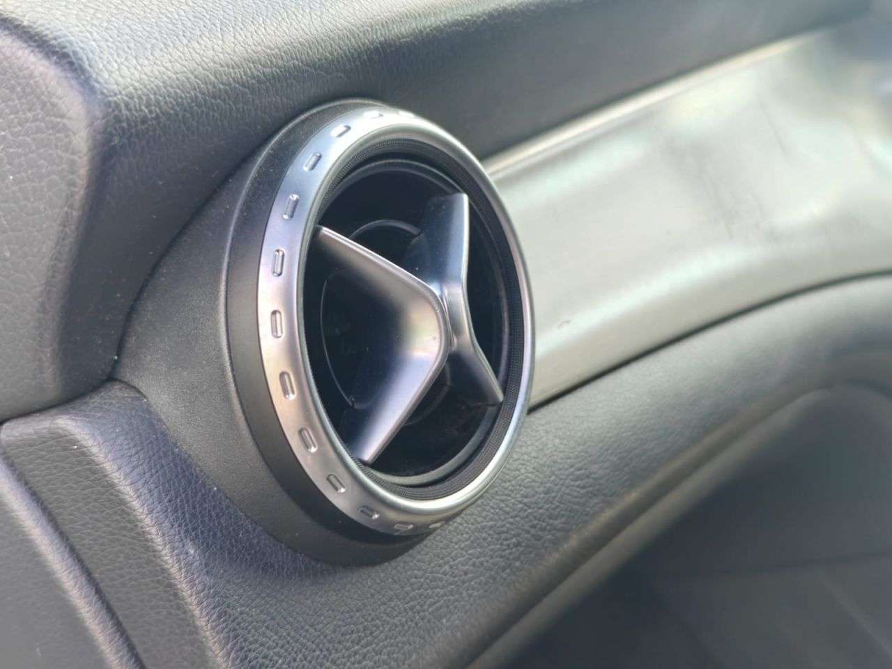 2015 MERCEDES-BENZ GLA 2015 MERCEDES-BENZ GLA