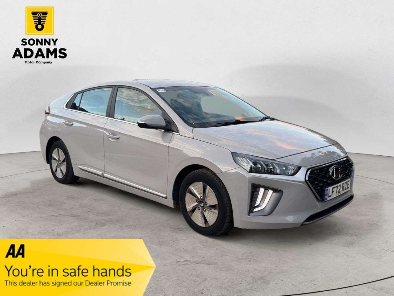 A 2022 HYUNDAI IONIQ 1.6 h-GDi Premium Hatchback 5dr Petrol Hybrid DCT Euro 6 (s/s) (141 ps) A 2022 HYUNDAI IONIQ 1.6 h-GDi Premium Hatchback 5dr Petrol Hybrid DCT Euro 6 (s/s) (141 ps)