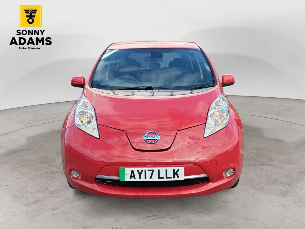 A 2017 NISSAN LEAF 24kWh Acenta Hatchback 5dr Electric Auto (109 bhp) A 2017 NISSAN LEAF 24kWh Acenta Hatchback 5dr Electric Auto (109 bhp)