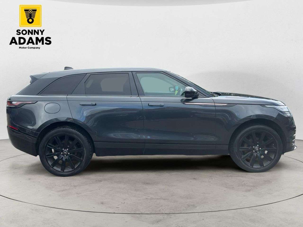 A 2017 LAND ROVER RANGE ROVER VELAR 2.0 D240 R-Dynamic HSE SUV 5dr Diesel Auto 4WD Euro 6 (s/s) (240 ps) A 2017 LAND ROVER RANGE ROVER VELAR 2.0 D240 R-Dynamic HSE SUV 5dr Diesel Auto 4WD Euro 6 (s/s) (240 ps)