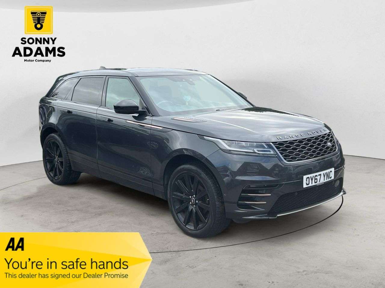 A 2017 LAND ROVER RANGE ROVER VELAR 2.0 D240 R-Dynamic HSE SUV 5dr Diesel Auto 4WD Euro 6 (s/s) (240 ps) A 2017 LAND ROVER RANGE ROVER VELAR 2.0 D240 R-Dynamic HSE SUV 5dr Diesel Auto 4WD Euro 6 (s/s) (240 ps)