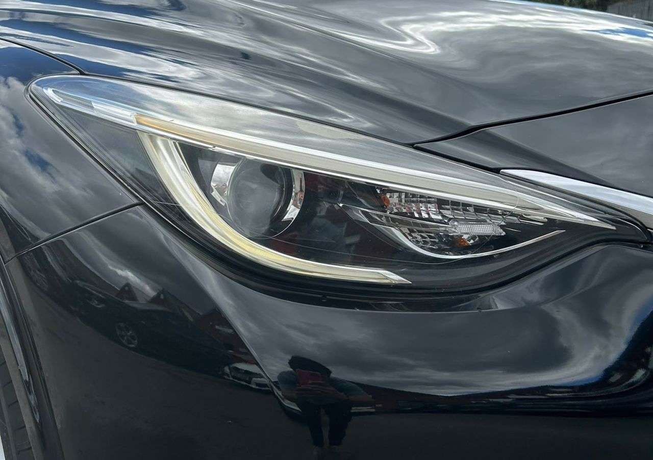 2017 INFINITI Q30 2017 INFINITI Q30