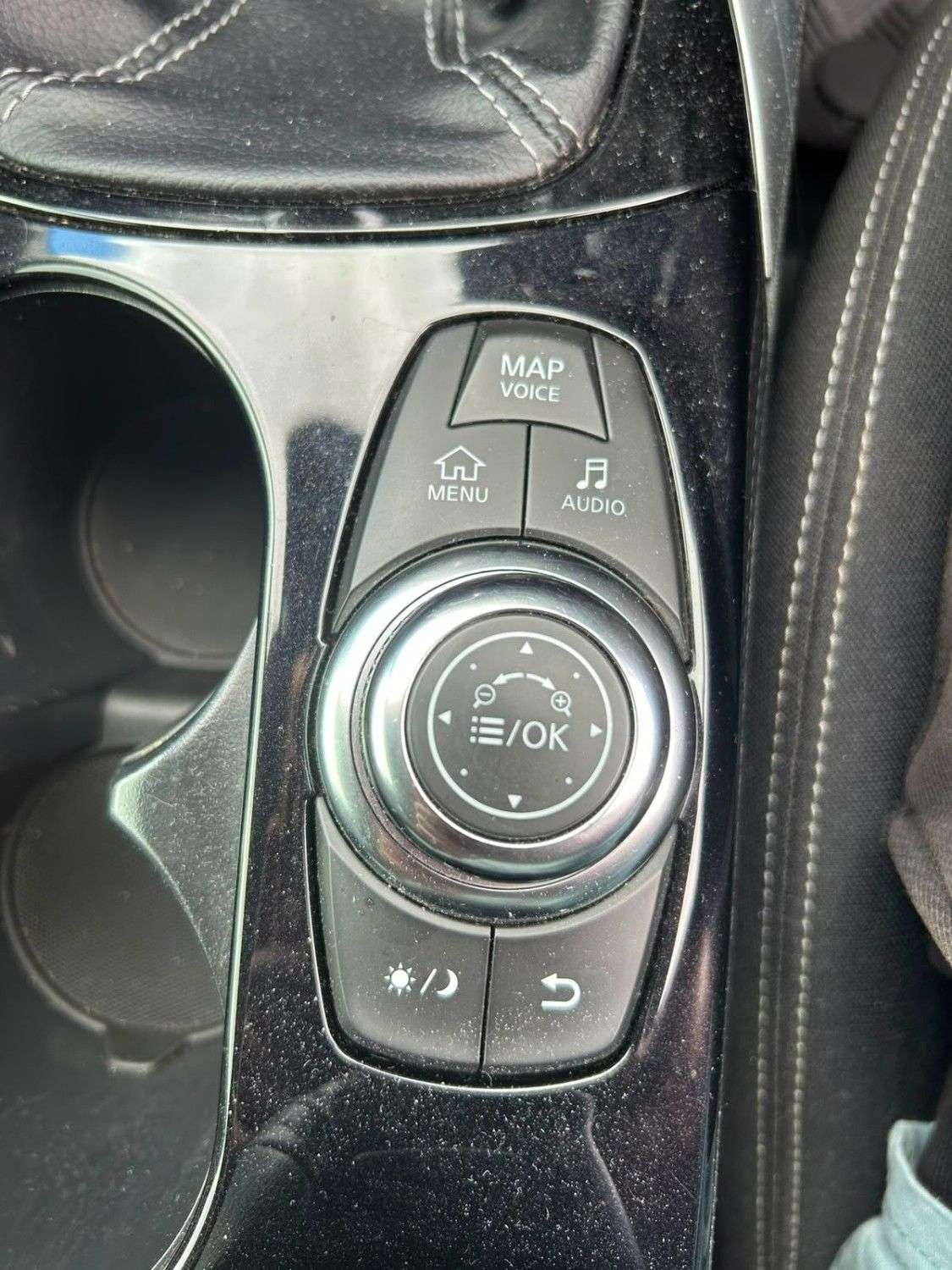 2017 INFINITI Q30 2017 INFINITI Q30
