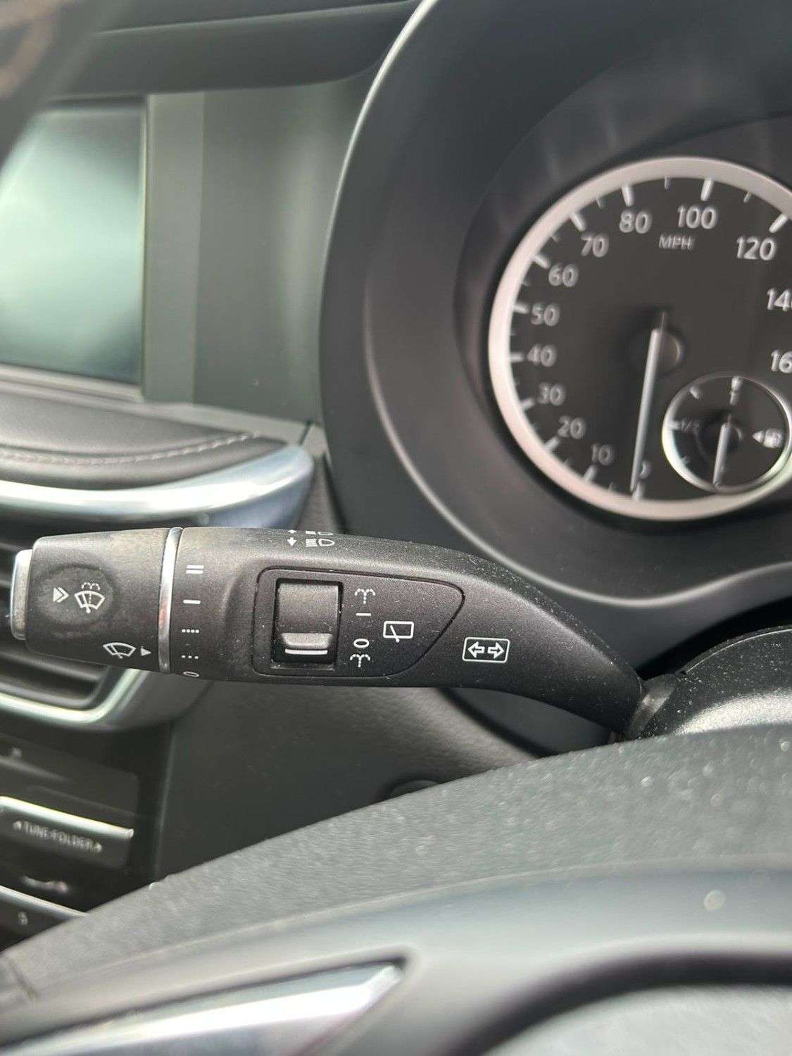 2017 INFINITI Q30 2017 INFINITI Q30