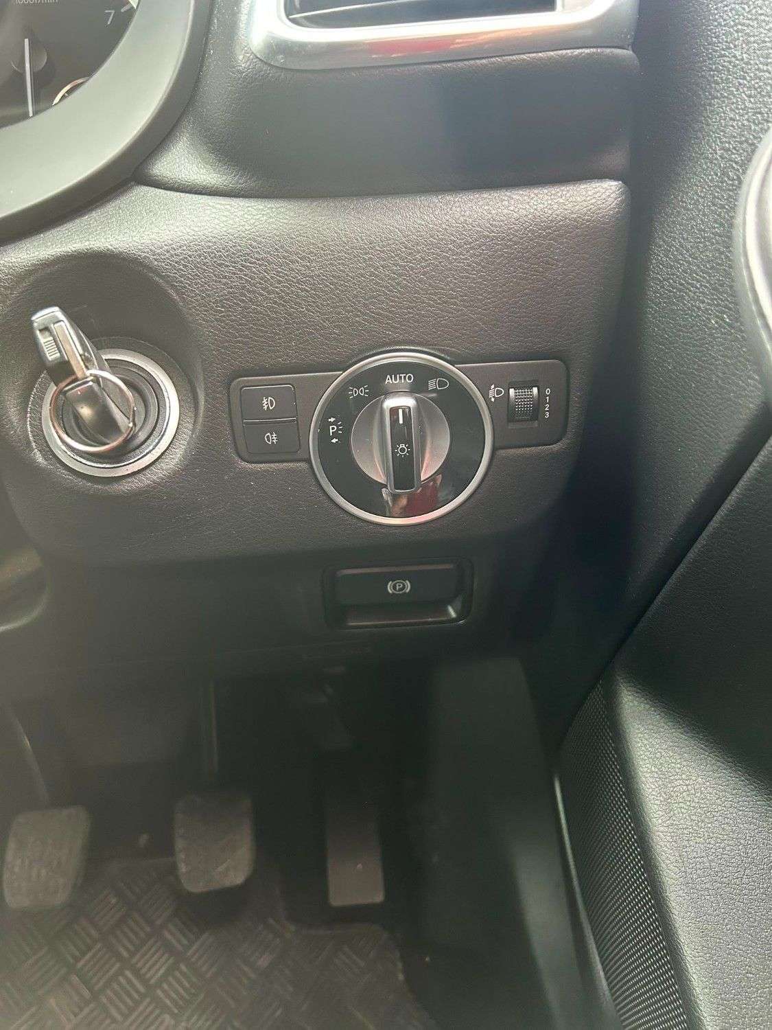 2017 INFINITI Q30 2017 INFINITI Q30