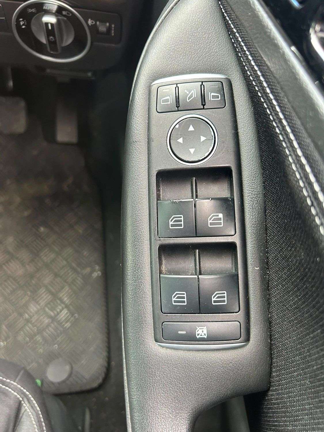 2017 INFINITI Q30 2017 INFINITI Q30