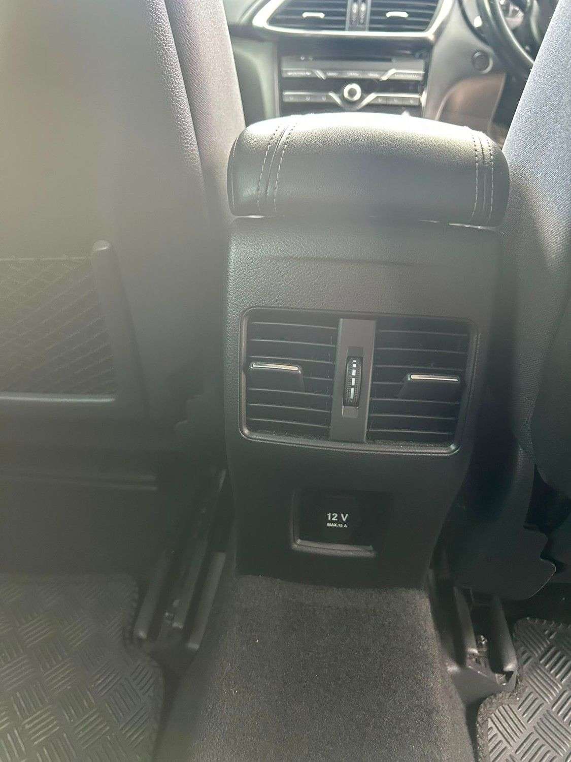 2017 INFINITI Q30 2017 INFINITI Q30
