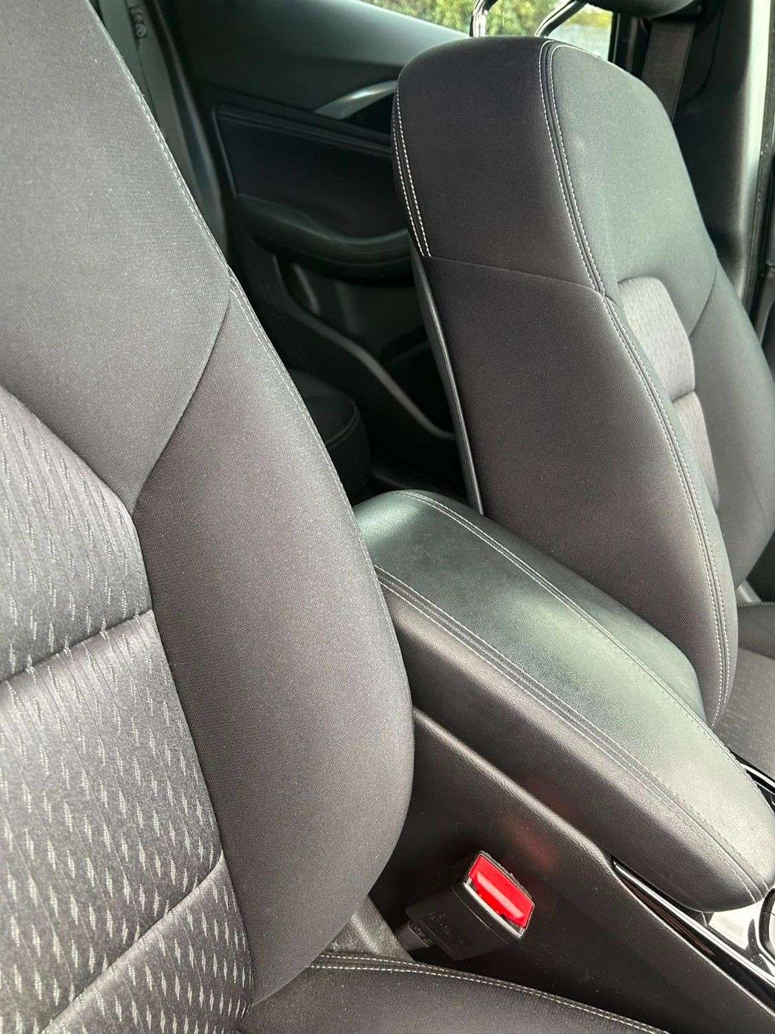 2017 INFINITI Q30 2017 INFINITI Q30