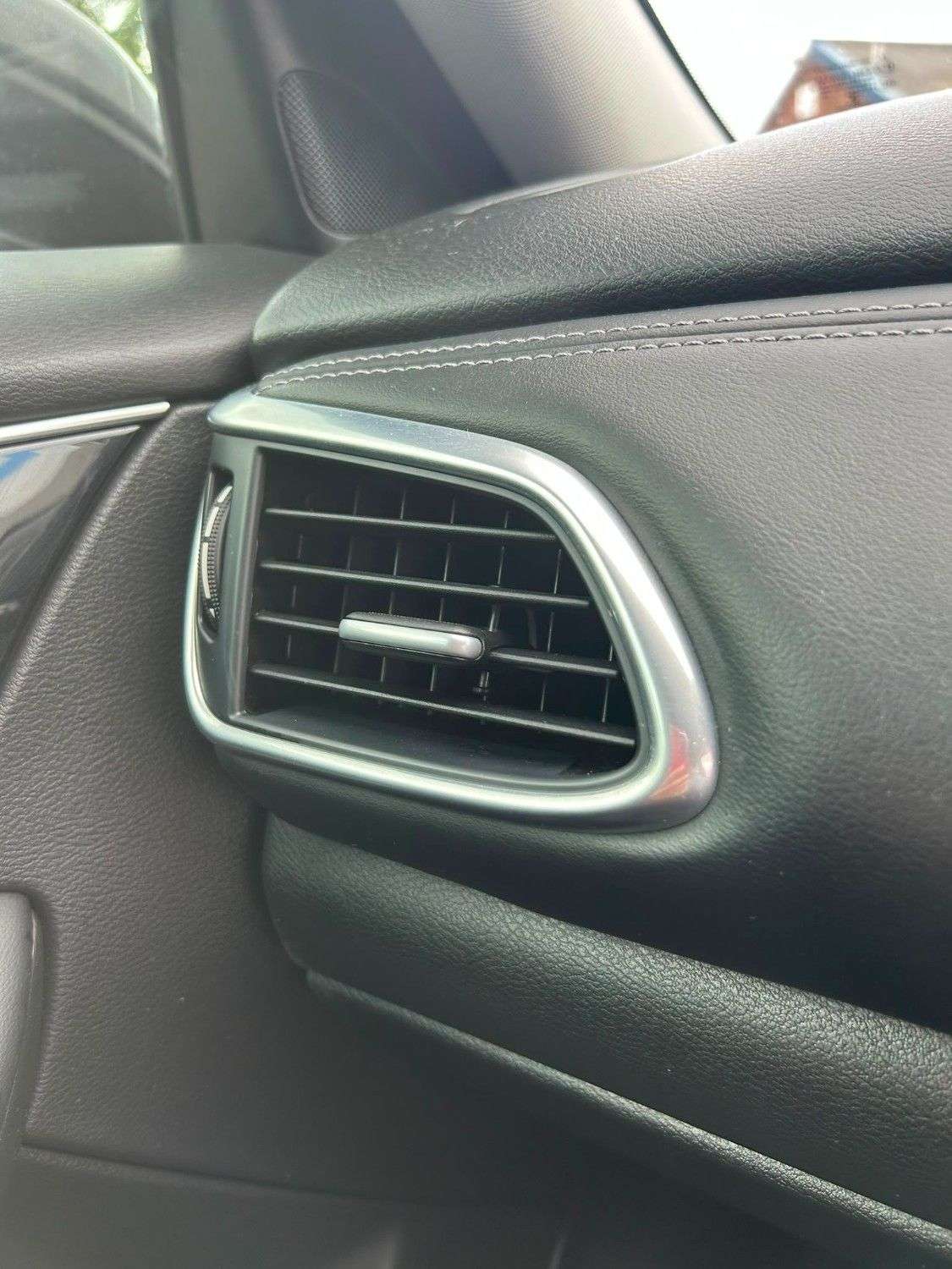 2017 INFINITI Q30 2017 INFINITI Q30