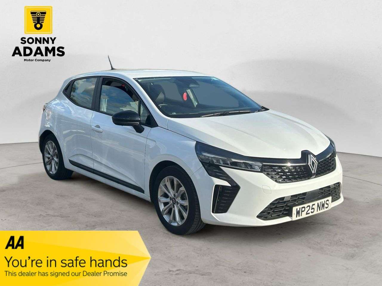 A 2025 RENAULT CLIO 1.6 E-TECH evolution Hatchback 5dr Petrol Hybrid Auto Euro 6 (s/s) (145 ps) A 2025 RENAULT CLIO 1.6 E-TECH evolution Hatchback 5dr Petrol Hybrid Auto Euro 6 (s/s) (145 ps)