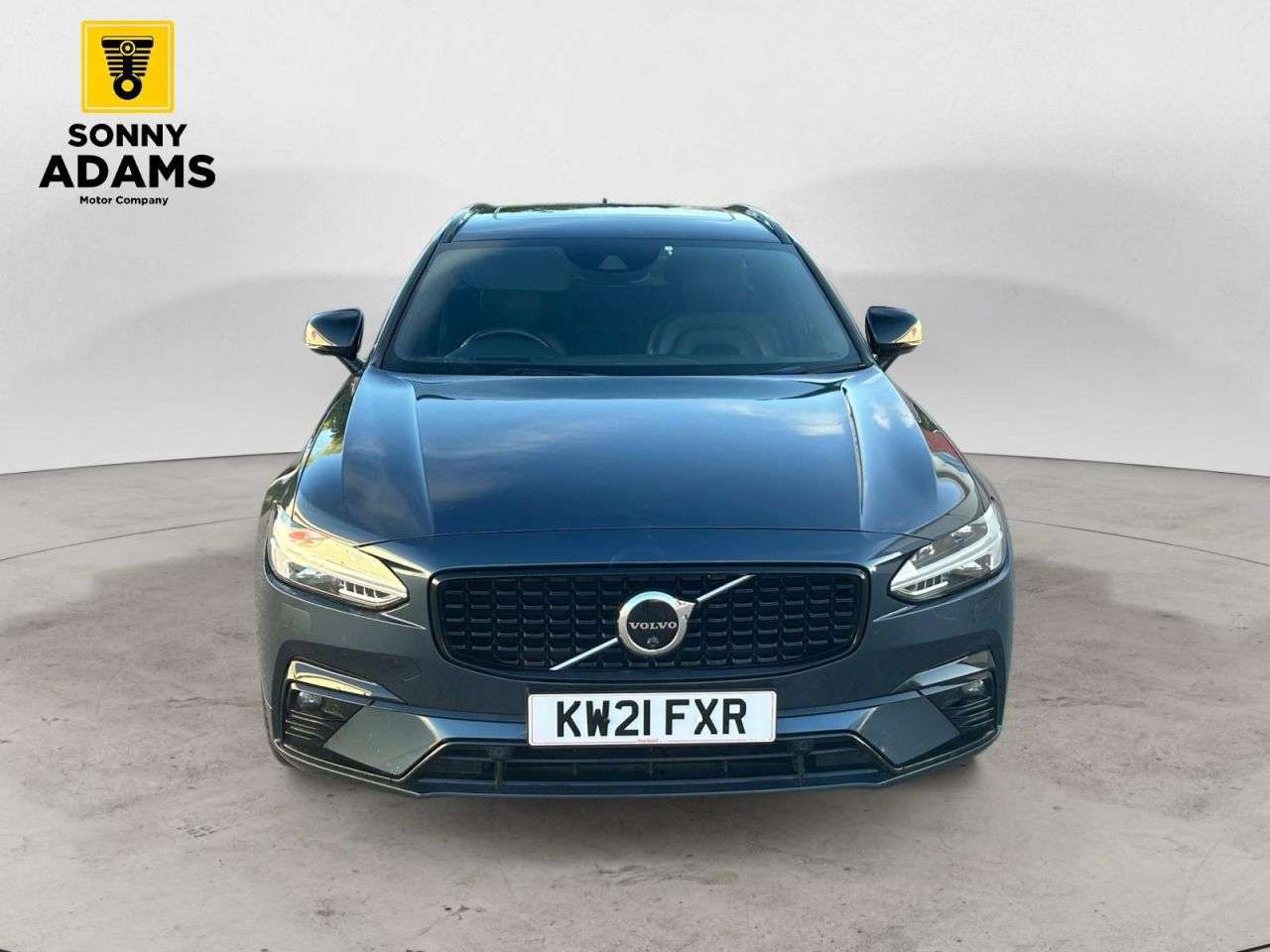 A 2021 VOLVO V90 2.0 B5 MHEV R-Design Estate 5dr Petrol Hybrid Auto Euro 6 (s/s) (250 ps) A 2021 VOLVO V90 2.0 B5 MHEV R-Design Estate 5dr Petrol Hybrid Auto Euro 6 (s/s) (250 ps)