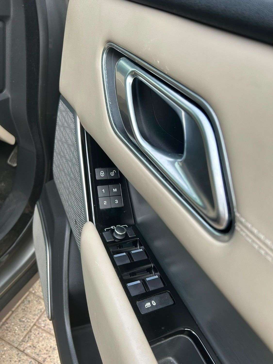 2017 LAND ROVER RANGE ROVER VELAR 2017 LAND ROVER RANGE ROVER VELAR