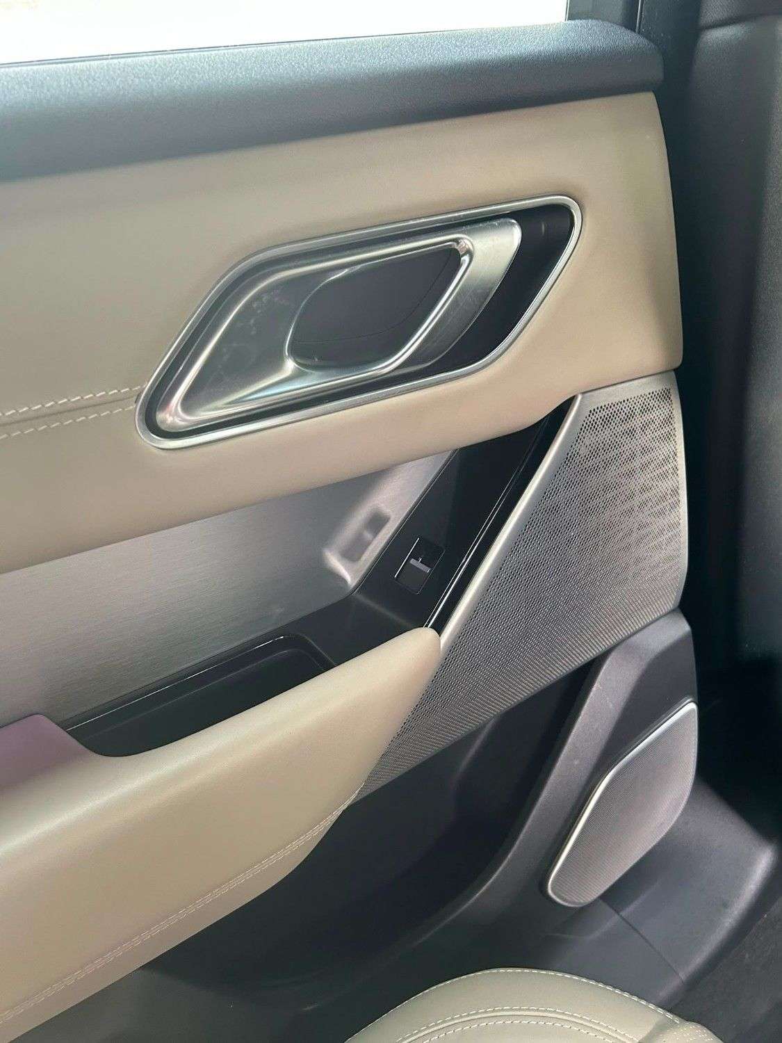 2017 LAND ROVER RANGE ROVER VELAR 2017 LAND ROVER RANGE ROVER VELAR