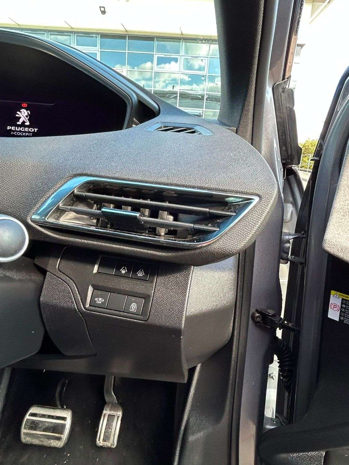 2023 PEUGEOT 5008 2023 PEUGEOT 5008