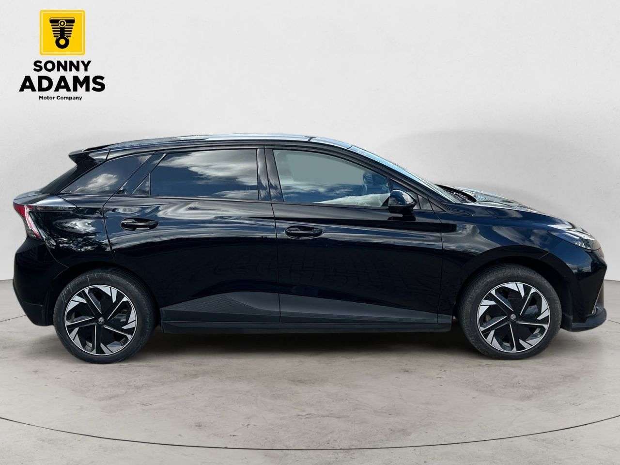 A 2023 MG MG4 64kWh Trophy Long Range Hatchback 5dr Electric Auto (203 ps) A 2023 MG MG4 64kWh Trophy Long Range Hatchback 5dr Electric Auto (203 ps)