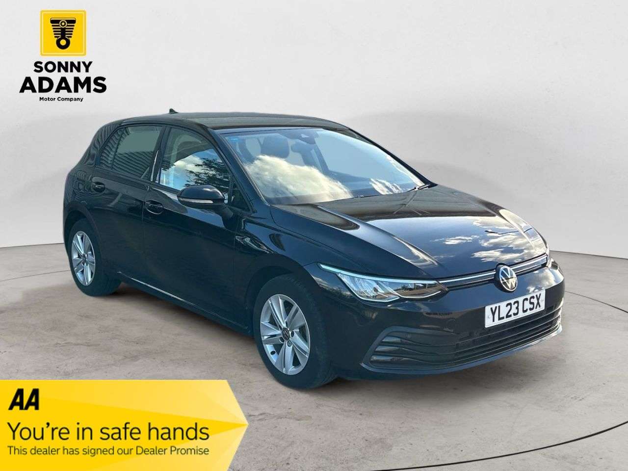 A 2023 VOLKSWAGEN GOLF 1.0 TSI Life Hatchback 5dr Petrol Manual Euro 6 (s/s) (110 ps) A 2023 VOLKSWAGEN GOLF 1.0 TSI Life Hatchback 5dr Petrol Manual Euro 6 (s/s) (110 ps)