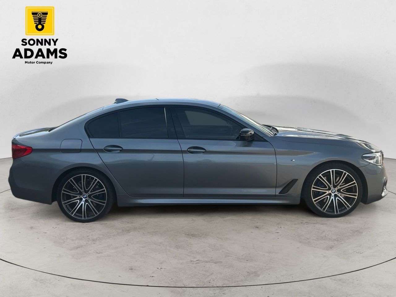 A 2020 BMW 5 SERIES 3.0 530d M Sport Saloon 4dr Diesel Auto xDrive Euro 6 (s/s) (265 ps) A 2020 BMW 5 SERIES 3.0 530d M Sport Saloon 4dr Diesel Auto xDrive Euro 6 (s/s) (265 ps)