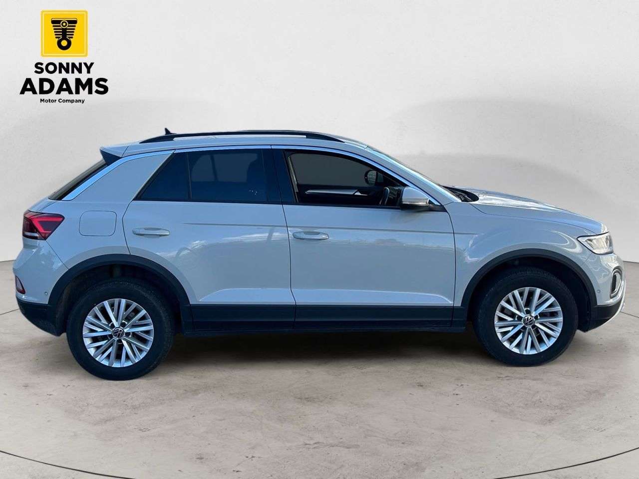 A 2023 VOLKSWAGEN T-ROC 1.0 TSI Life SUV 5dr Petrol Manual Euro 6 (s/s) (110 ps) A 2023 VOLKSWAGEN T-ROC 1.0 TSI Life SUV 5dr Petrol Manual Euro 6 (s/s) (110 ps)