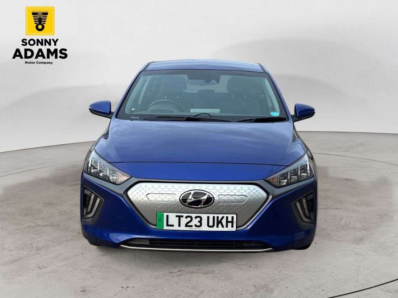 A 2023 HYUNDAI IONIQ 38.3kWh Premium Hatchback 5dr Electric Auto (136 ps) A 2023 HYUNDAI IONIQ 38.3kWh Premium Hatchback 5dr Electric Auto (136 ps)