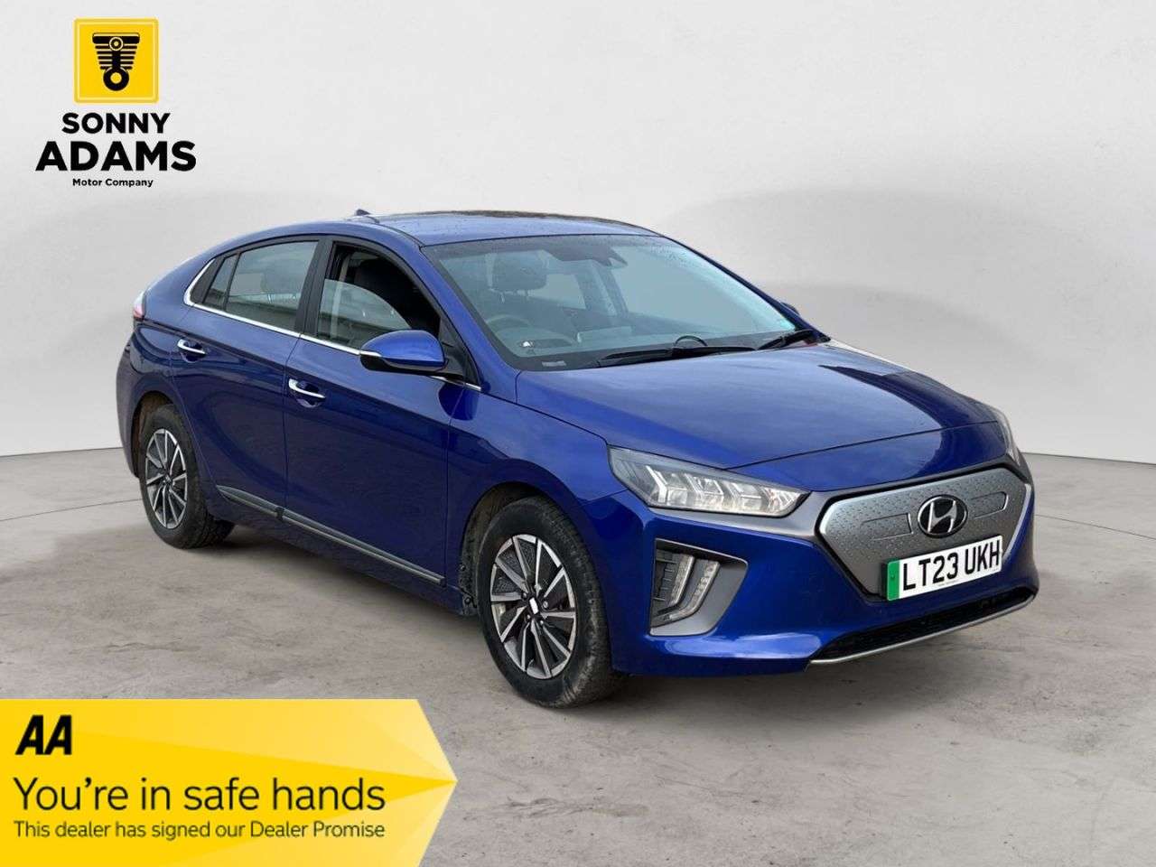 A 2023 HYUNDAI IONIQ 38.3kWh Premium Hatchback 5dr Electric Auto (136 ps) A 2023 HYUNDAI IONIQ 38.3kWh Premium Hatchback 5dr Electric Auto (136 ps)