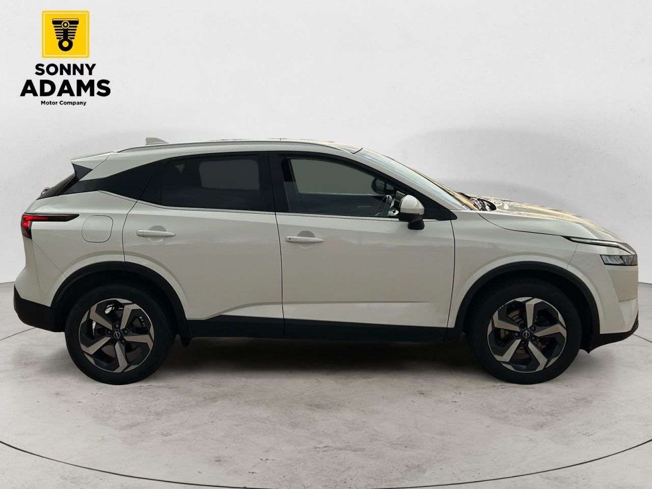A 2022 NISSAN QASHQAI 1.3 DIG-T MHEV N-Connecta SUV 5dr Petrol Hybrid Manual Euro 6 (s/s) (140 ps A 2022 NISSAN QASHQAI 1.3 DIG-T MHEV N-Connecta SUV 5dr Petrol Hybrid Manual Euro 6 (s/s) (140 ps