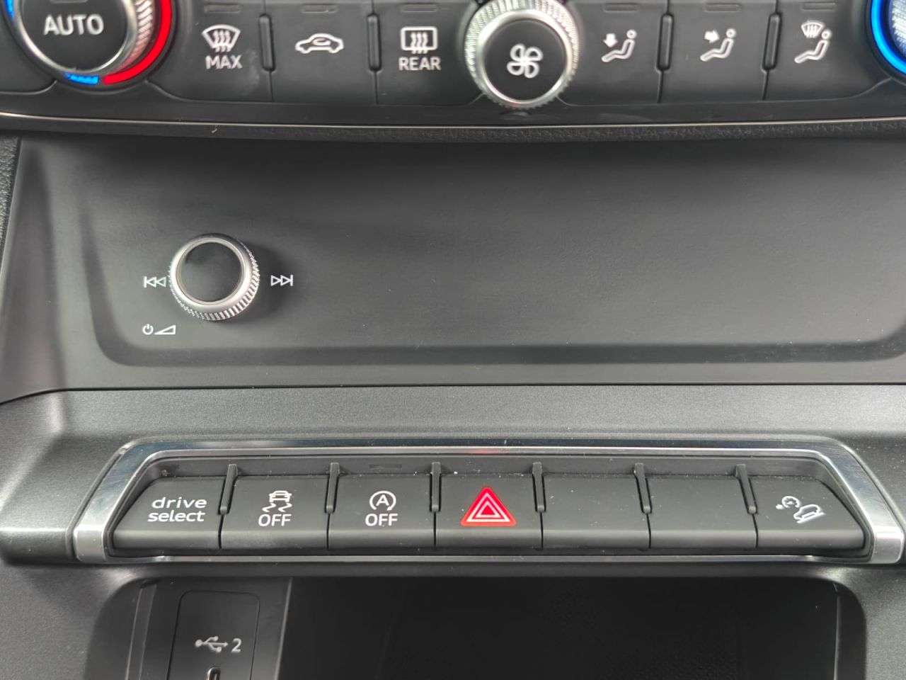 2021 AUDI Q3 2021 AUDI Q3