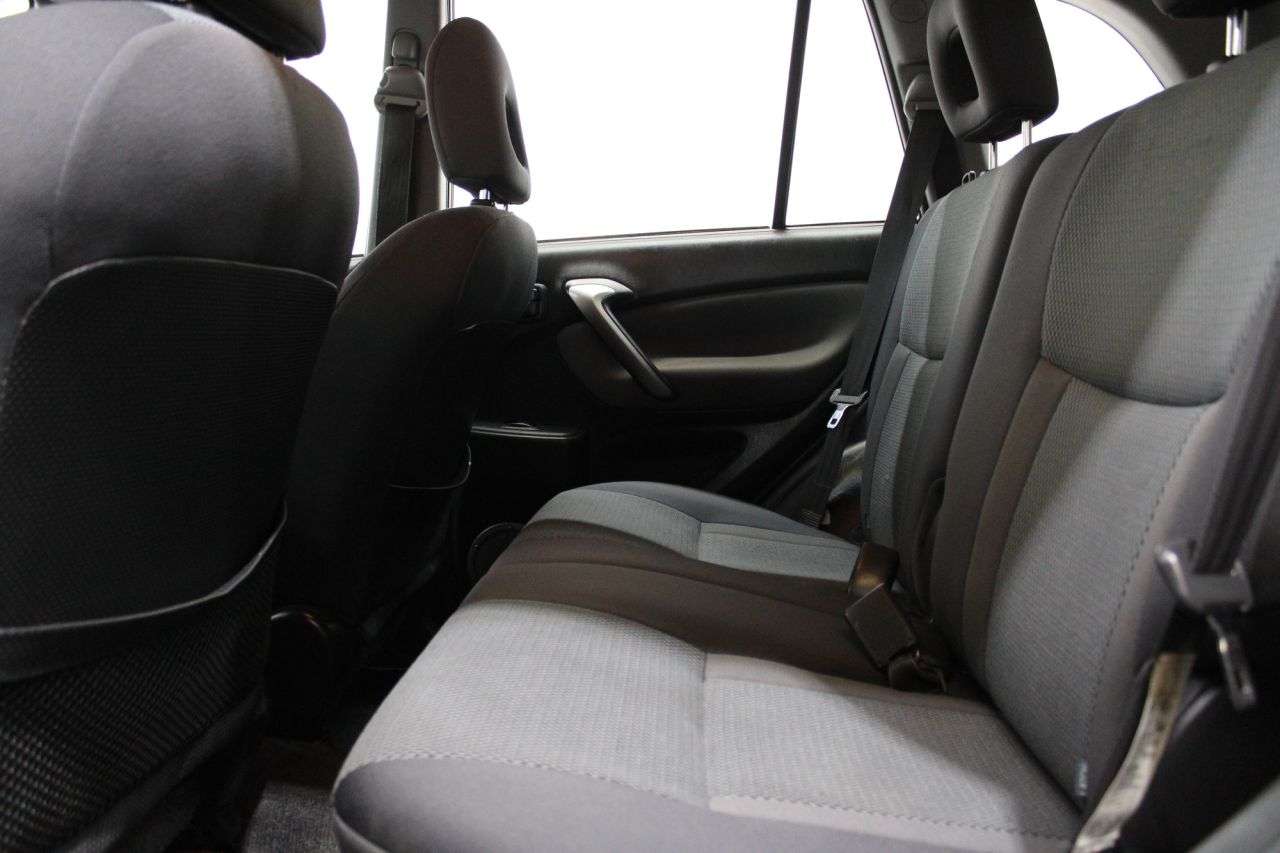 2004 TOYOTA RAV 4 2004 TOYOTA RAV 4