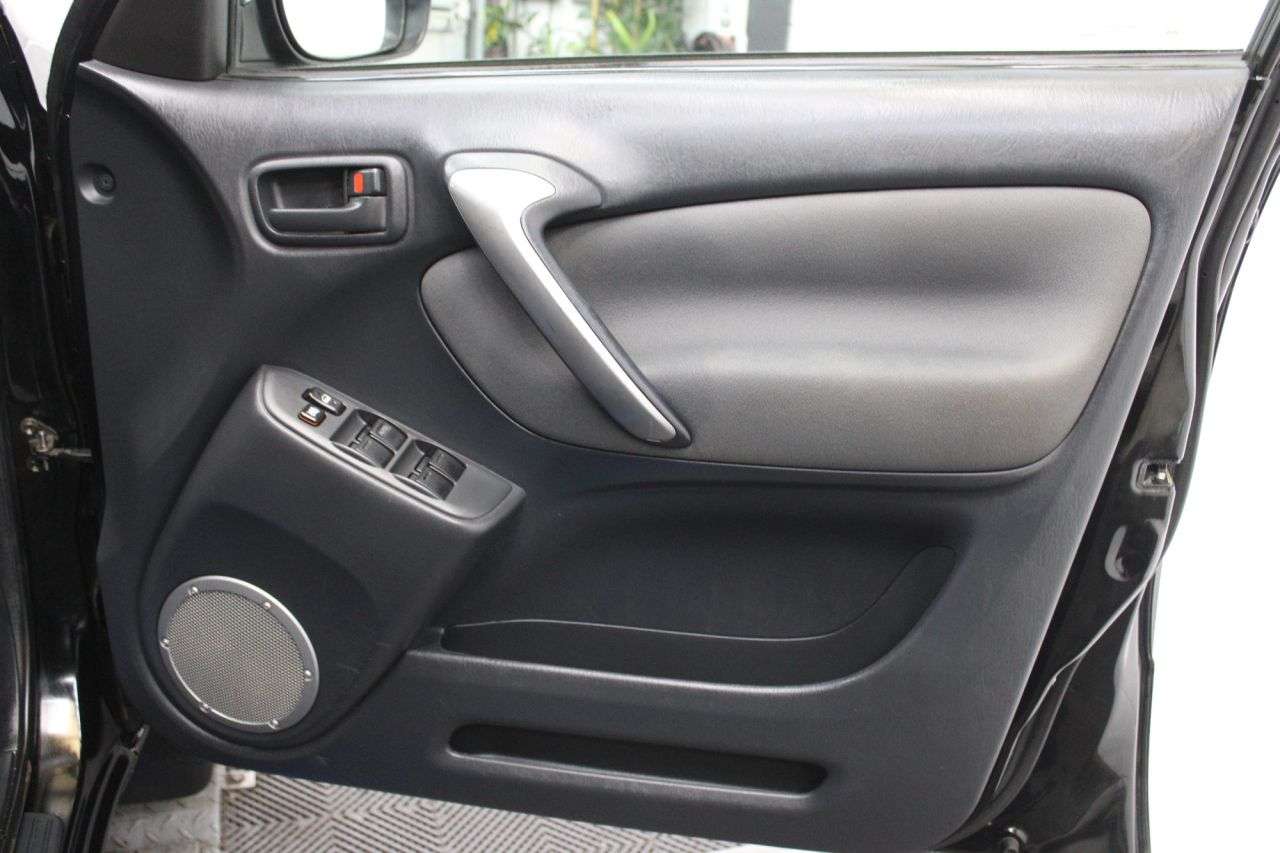 2004 TOYOTA RAV 4 2004 TOYOTA RAV 4