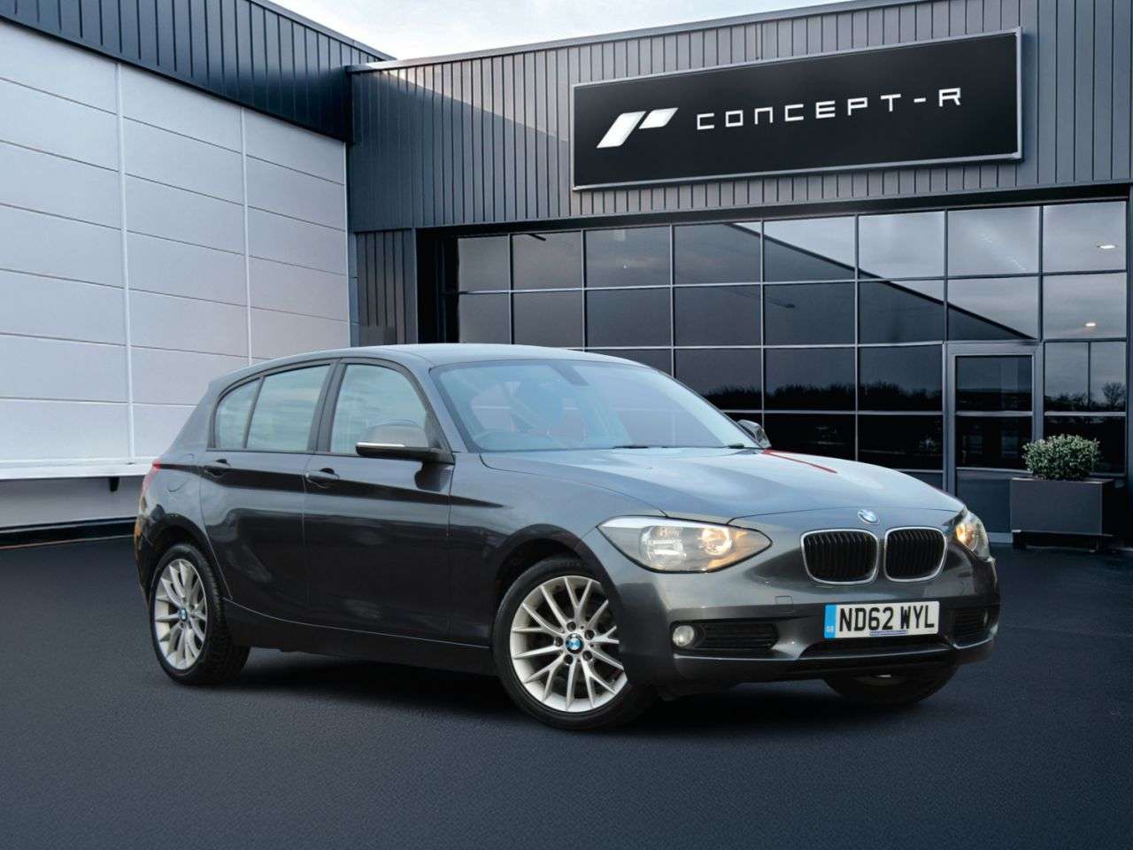 A 2012 BMW 1 SERIES 2.0 118d SE Hatchback 5dr Diesel Manual Euro 5 (s/s) (143 ps) A 2012 BMW 1 SERIES 2.0 118d SE Hatchback 5dr Diesel Manual Euro 5 (s/s) (143 ps)