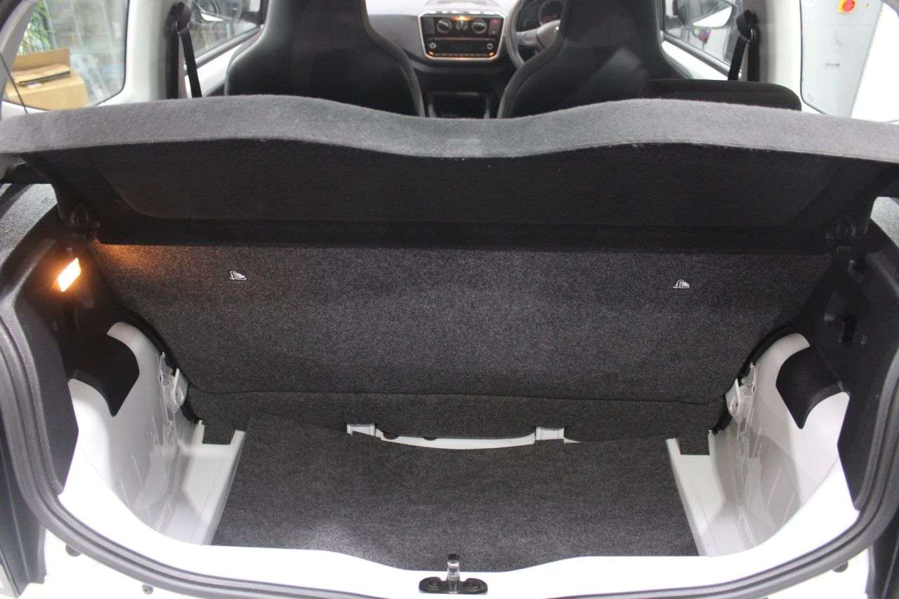 2018 VOLKSWAGEN UP! 2018 VOLKSWAGEN UP!