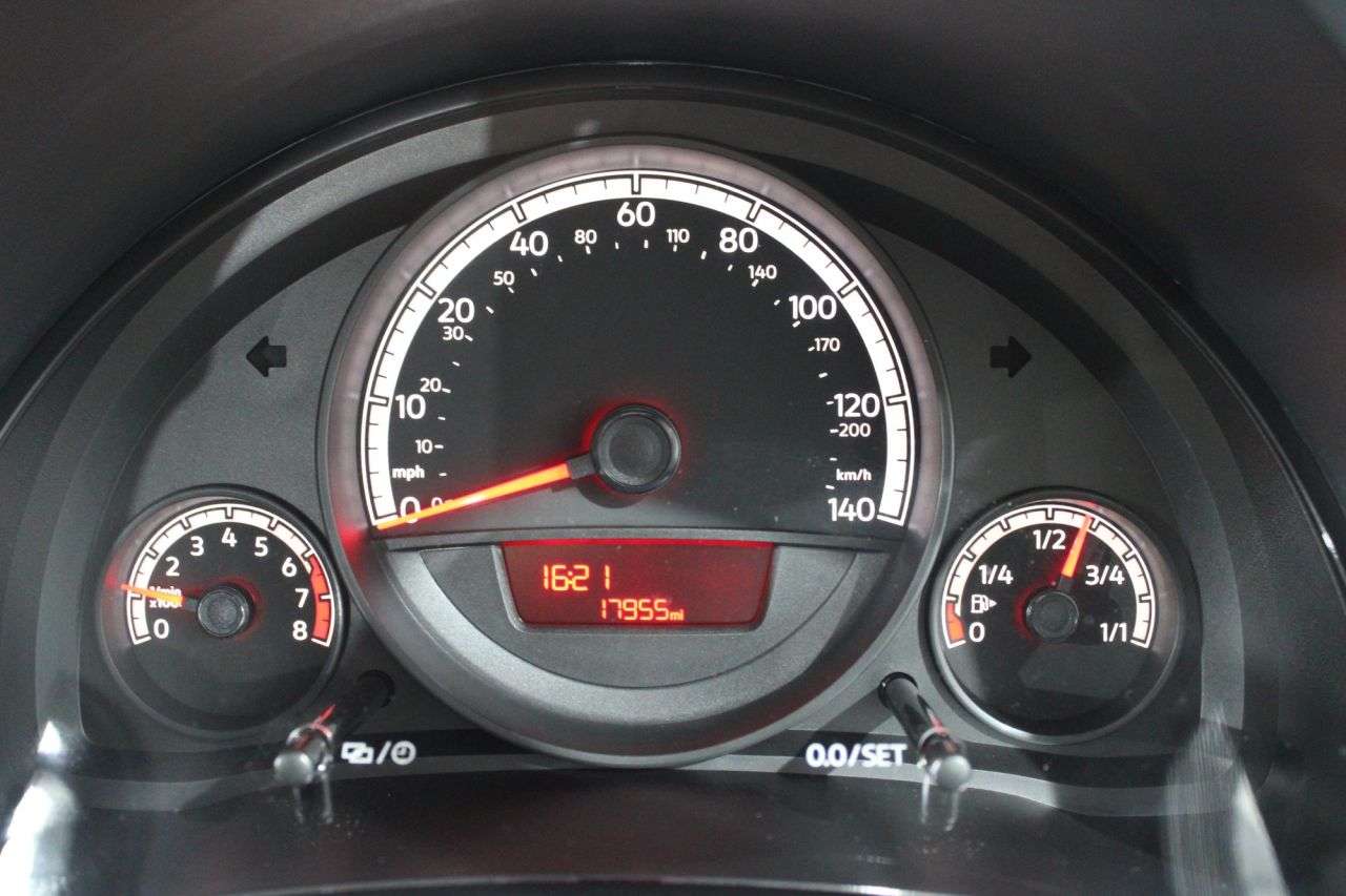 2018 VOLKSWAGEN UP! 2018 VOLKSWAGEN UP!