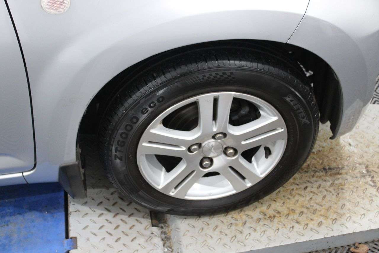 2010 DAIHATSU SIRION 2010 DAIHATSU SIRION