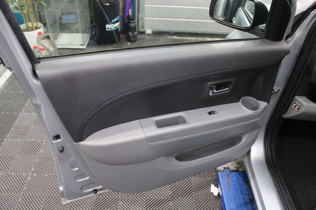 2010 DAIHATSU SIRION 2010 DAIHATSU SIRION